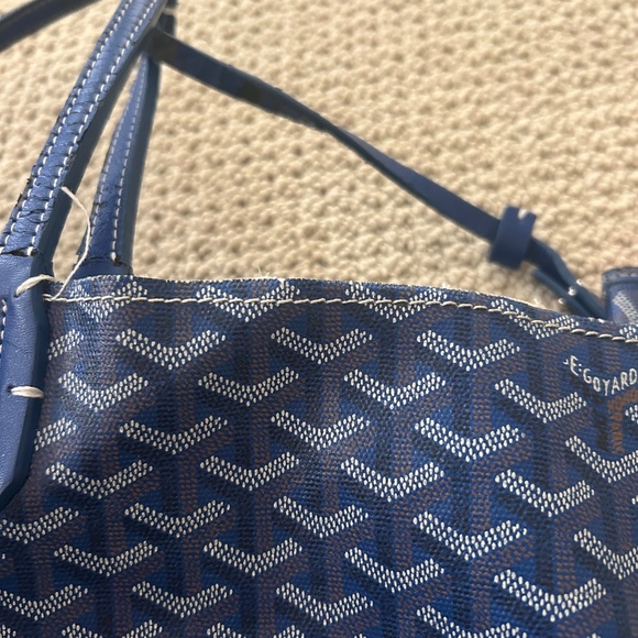 Medium Blue Goyard Tote w/Wallet - Picture 2 of 12